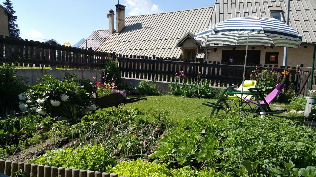Chez Annie & Marcel Bed & Breakfast Le Monetier-les-Bains ภายนอก รูปภาพ